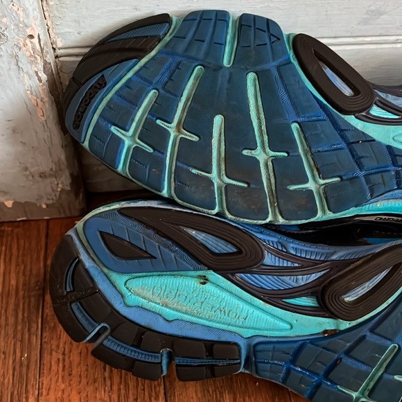 Men’s Saucony Guide Running Sneakers - Picture 9 of 10